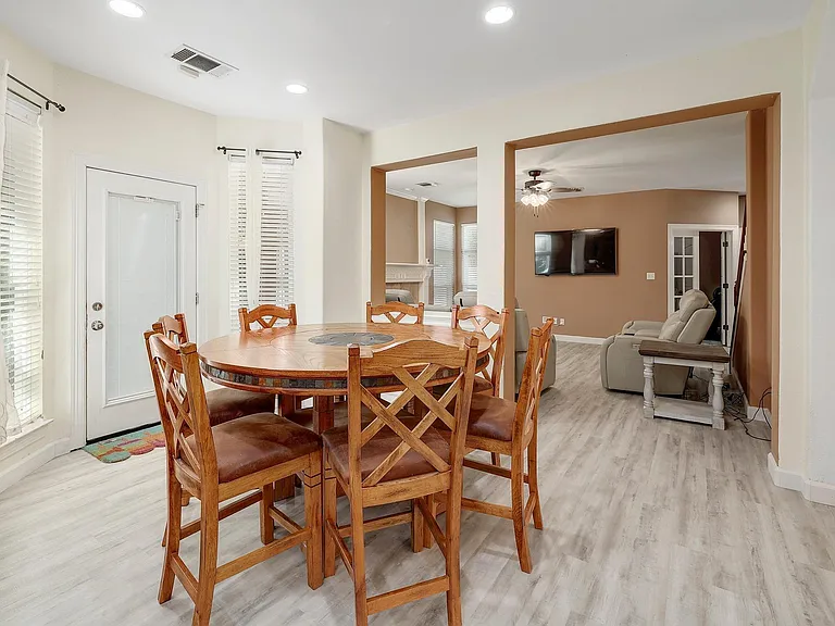 2129 Clear Lake Pl — Photo 9