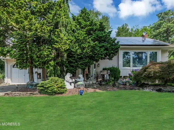 6 Pepperridge Road, Howell, NJ 07731