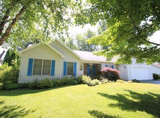 27 Edendery Cir, Fairport, NY 14450