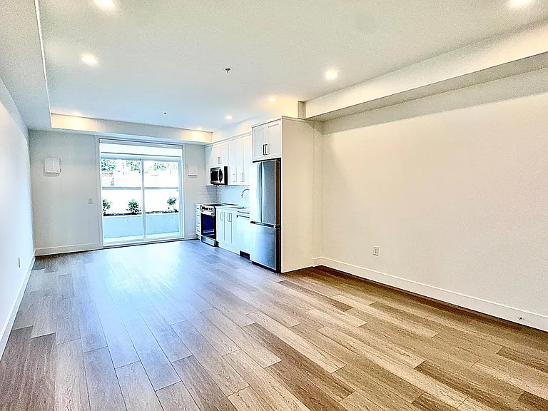 22348 North Ave #217 — Photo 6