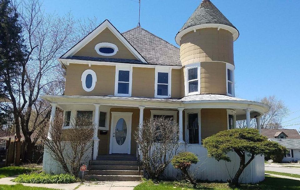 1st image of 472 N Spring St