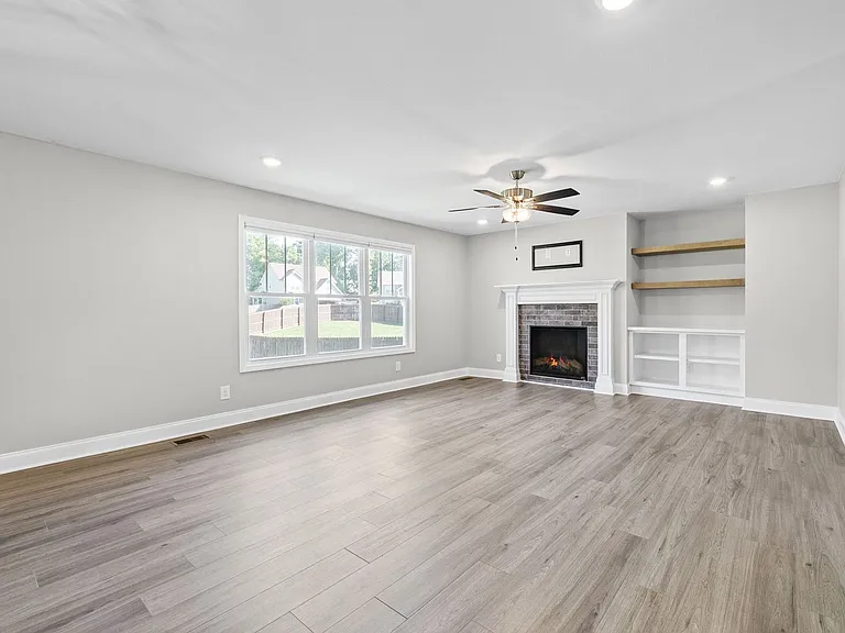528 Macy Lynn Dr — Photo 5