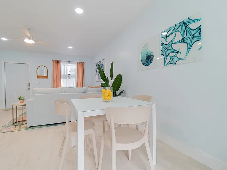 1332 Longwood St #1 — Photo 8