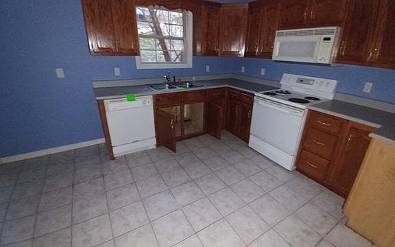 4th image of 1065 Merrick Dr
