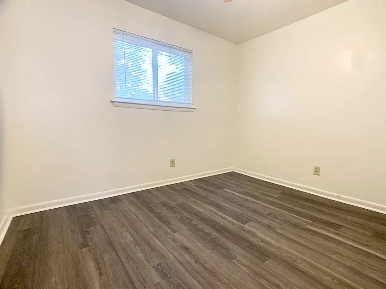 Enfield Gardens Apartments — Photo 17
