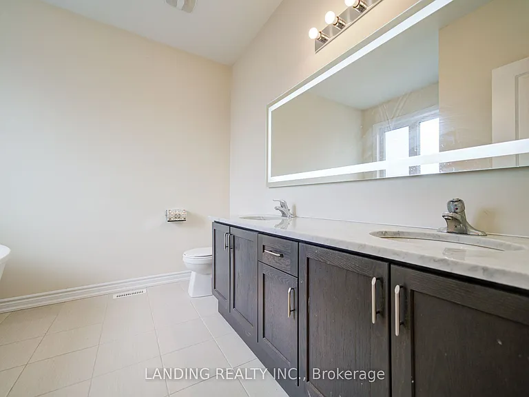 2084 Duberry Dr — Photo 35