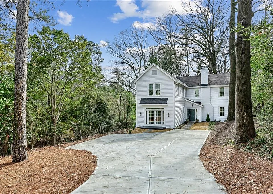 43 Peachtree Way NE