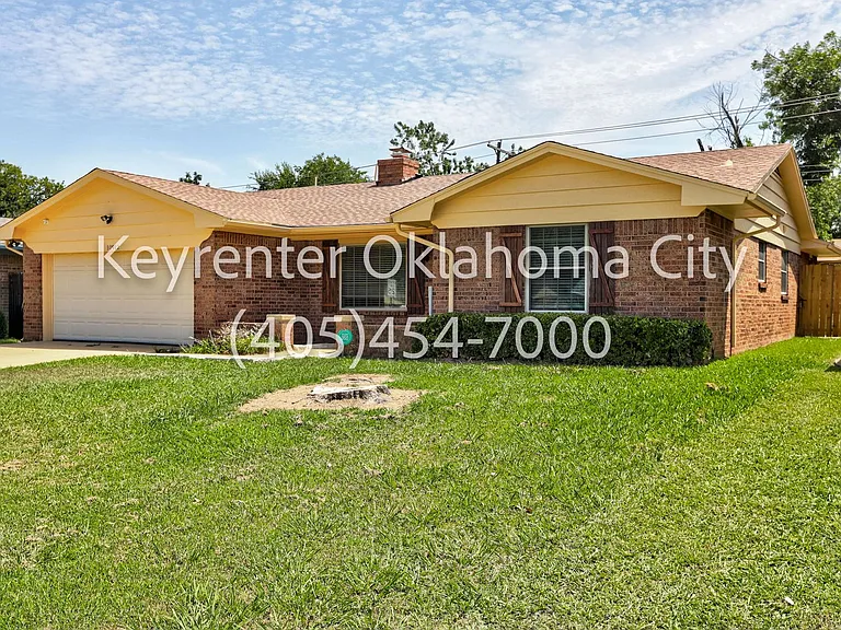 10912 N Blackwelder Ave — Photo 2