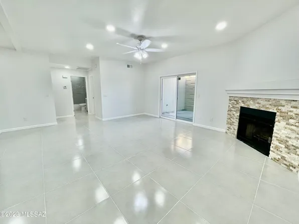 8119 E Rivenoak Dr, Tucson, AZ 85715