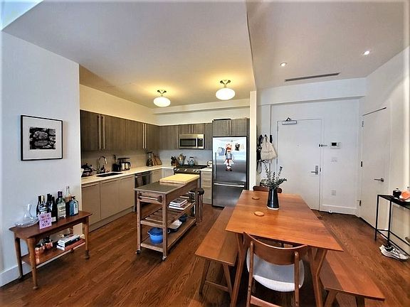 4th image of 76 Court St #7B
