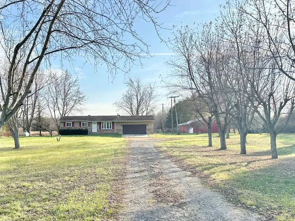 789 W Castle Rd, Fostoria, MI 48435