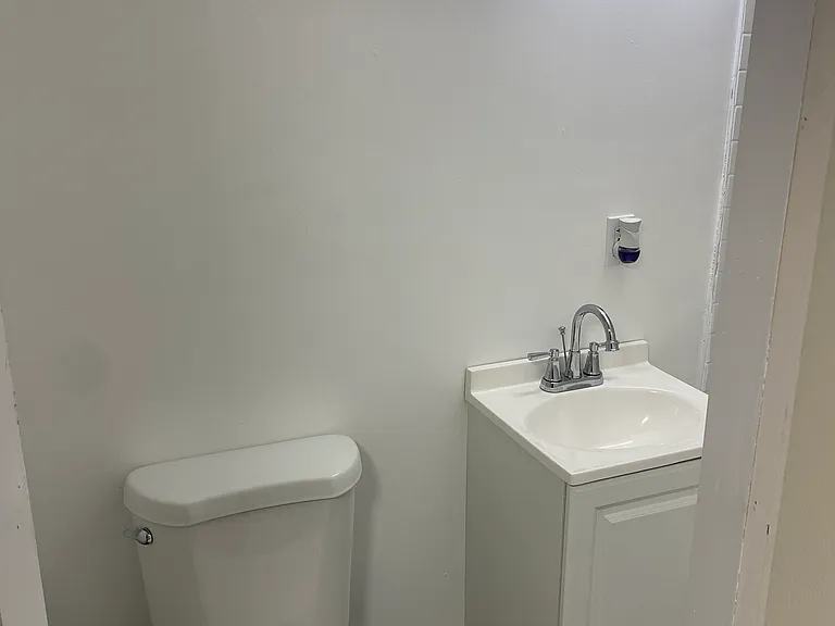 70 Benham Ave #3 — Photo 9