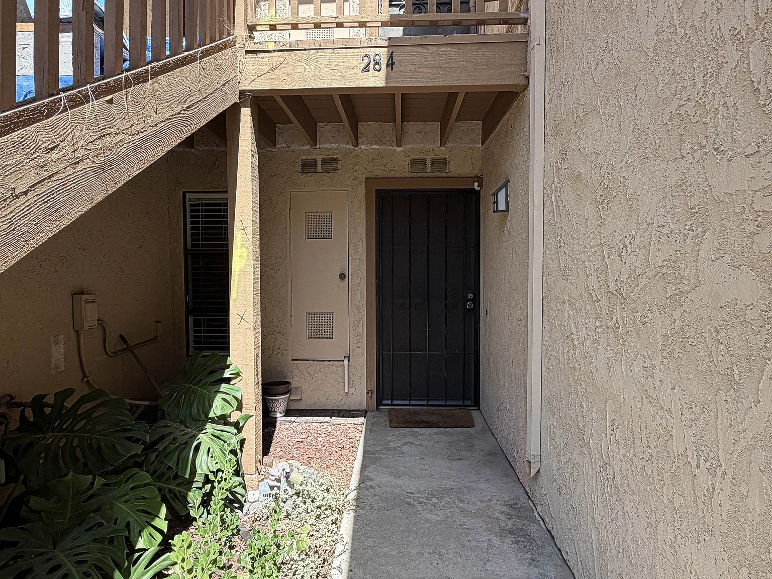 2 bed, 868 sqft, $3,400 — Photo 2