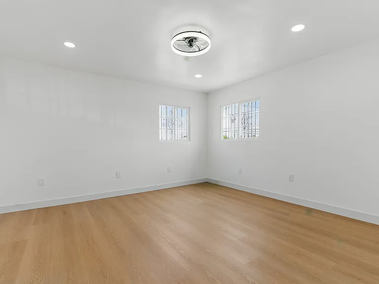 412 W Tregallas Rd #412 — Photo 8