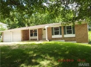 2574 Baltusrol Dr, Saint Louis, MO