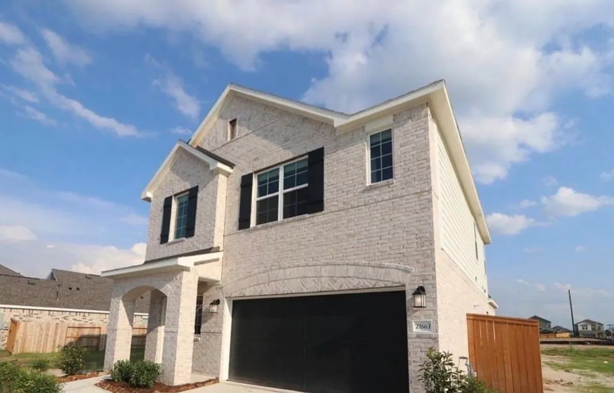 Building Photo - 21663 Sandy Dune Dr