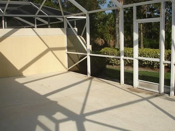 5th image of 9073 SE Retreat Dr
