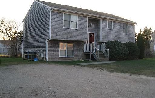 1st image of 20 Newport Ln