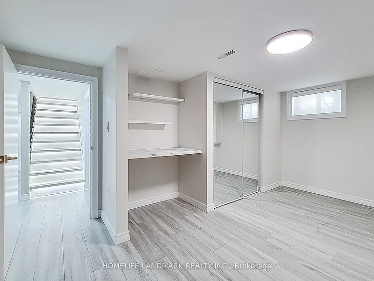 75 Bayview Dr #LOWER — Photo 18