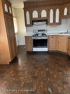3rd image of 110 Park Dr