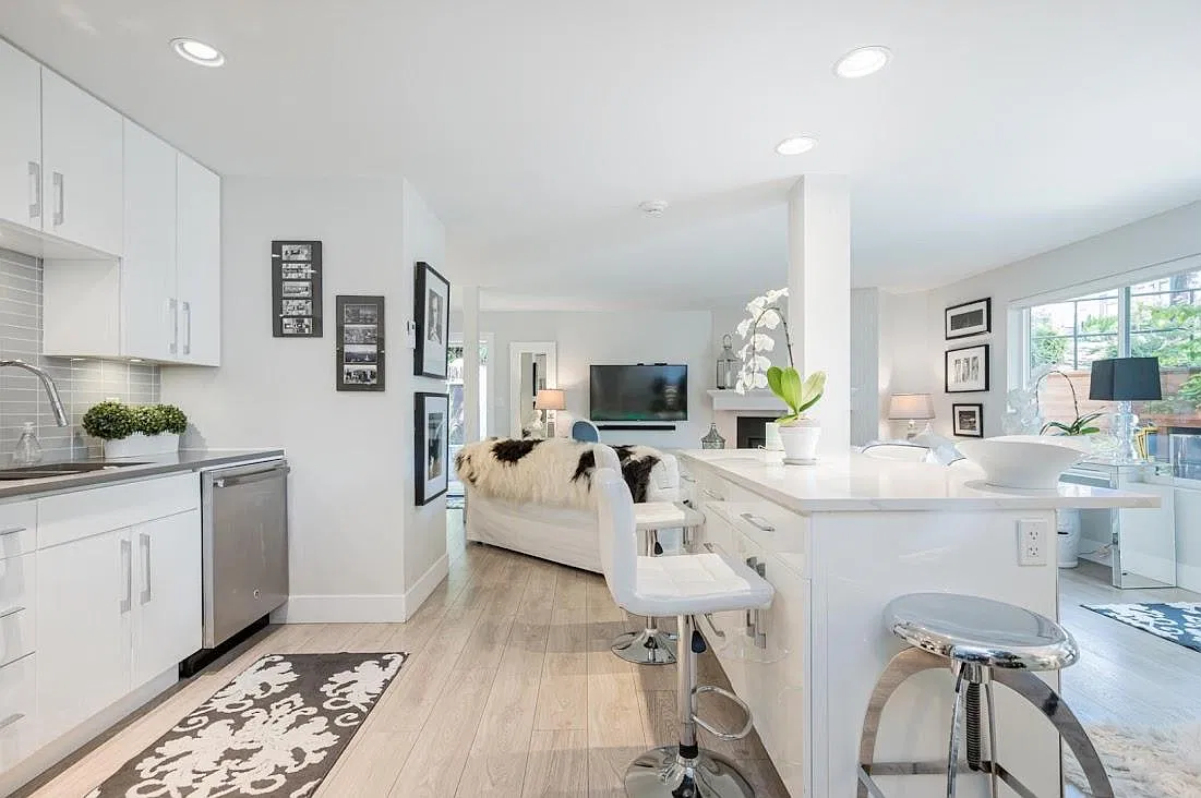 2 bed, 977 sqft, $3,550 — Photo 4