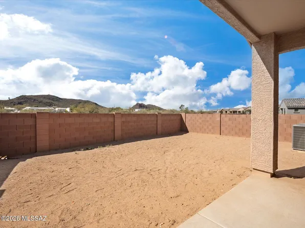 9799 N Summerstone Ave, Tucson, AZ 85743