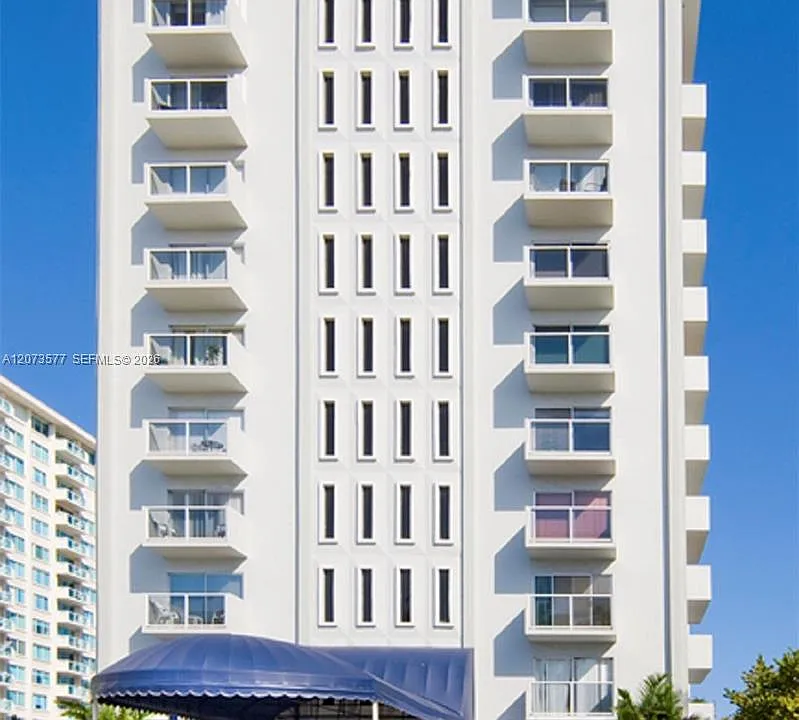 5313 Collins Ave #404