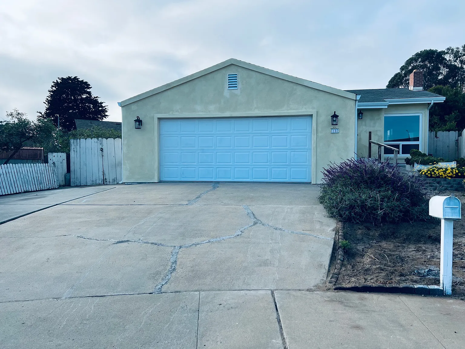 1187 Barbara Ct photo 1