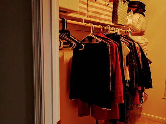 Waking  closet master