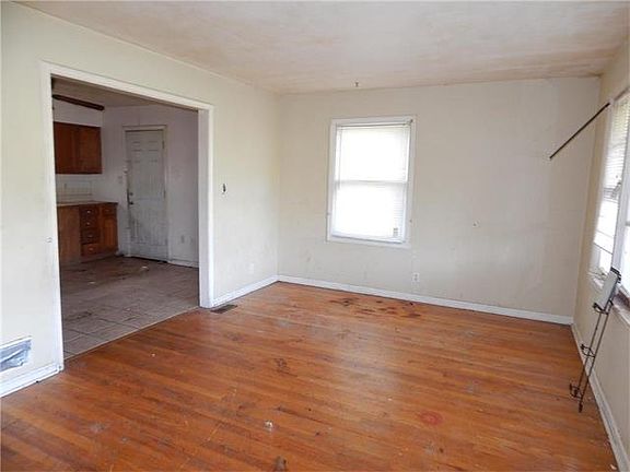 2nd image of 2901 E 77th St