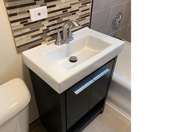 4th image of 2154 N Kildare Ave APT 3