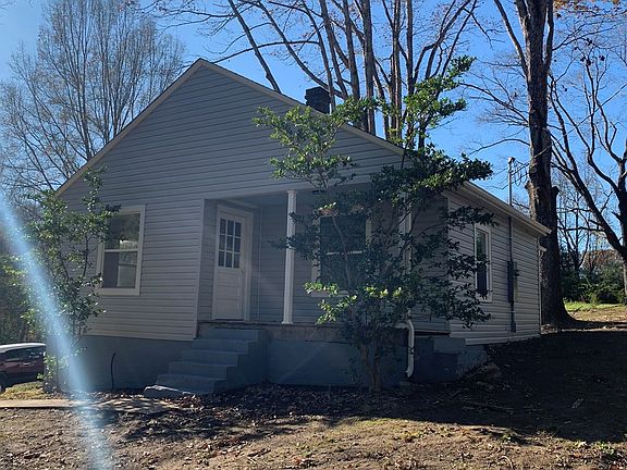 5th image of 136 Beech Ave