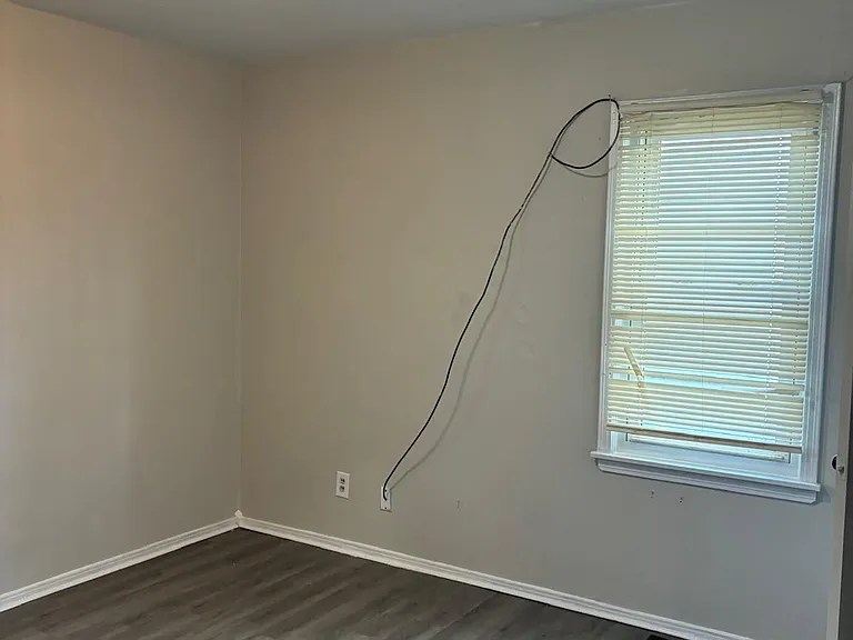 209 E Edgar Ave — Photo 4