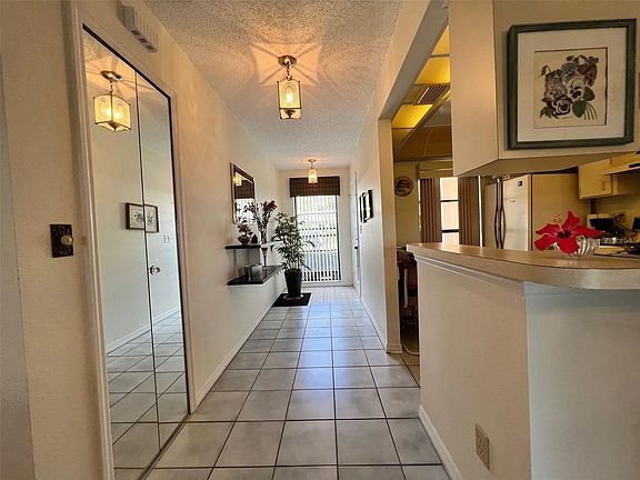 4th image of 303 Knottwood Ct #3
