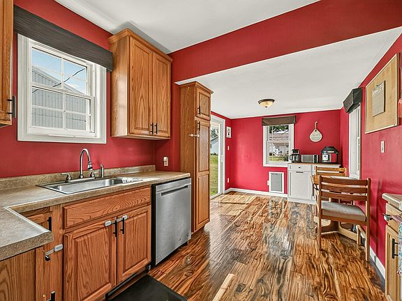 3rd image of 500 Center Ave S