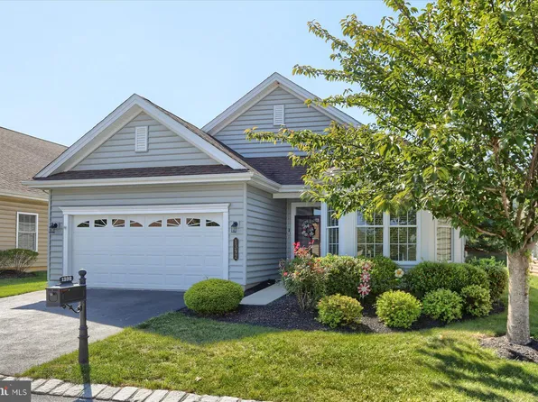 1392 Hemingway Ln, Mount Joy, PA 17552