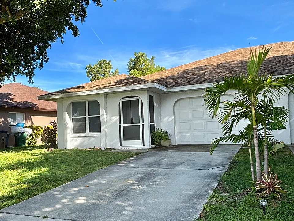 1241 SE 8th Ter
