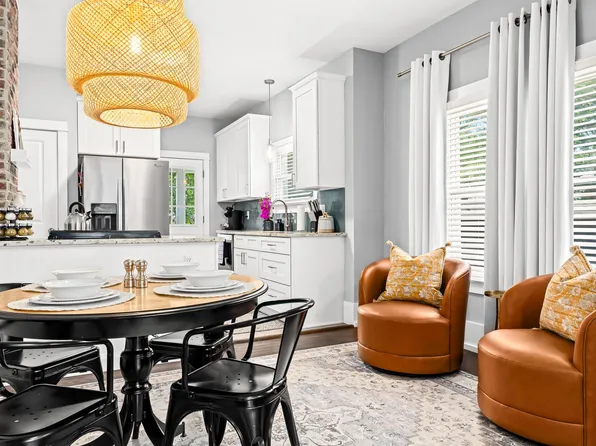 818 Etowah Ave, Royal Oak, MI 48067