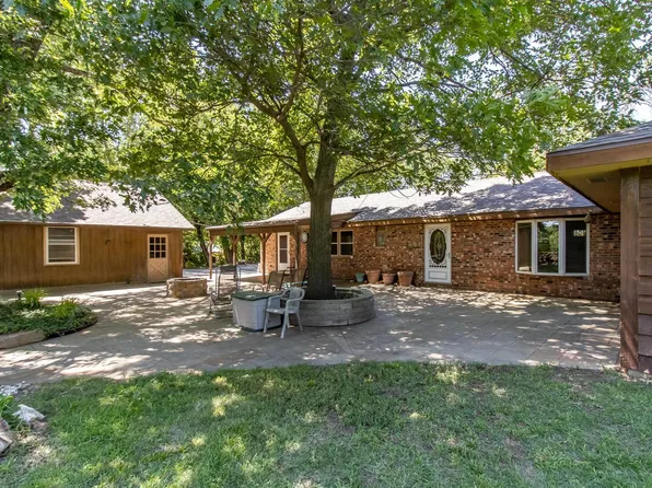 4661 NW 86th St, Topeka, KS 66618