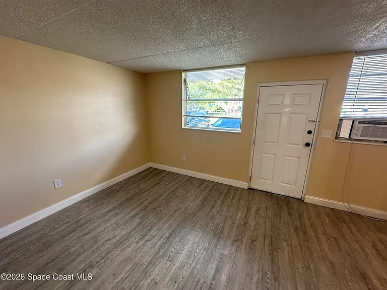 240 Stone St #6 — Photo 3