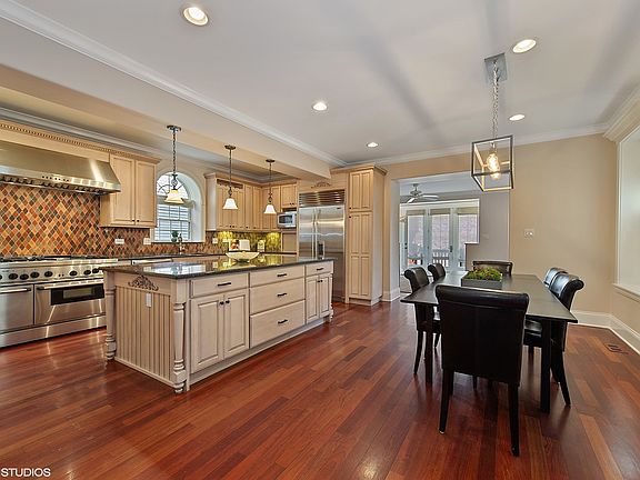 5th image of 3513 N Claremont Ave