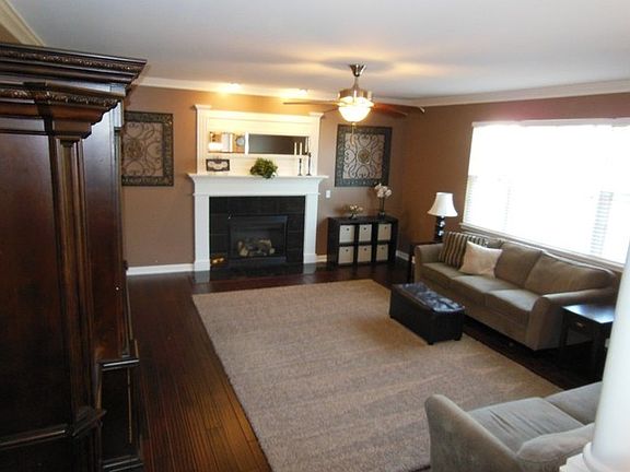 2nd image of 815 Nightshade Ln