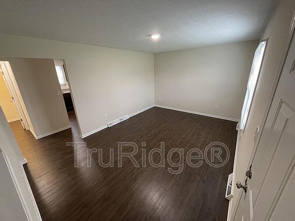 3rd image of 982 W Liberty St #A