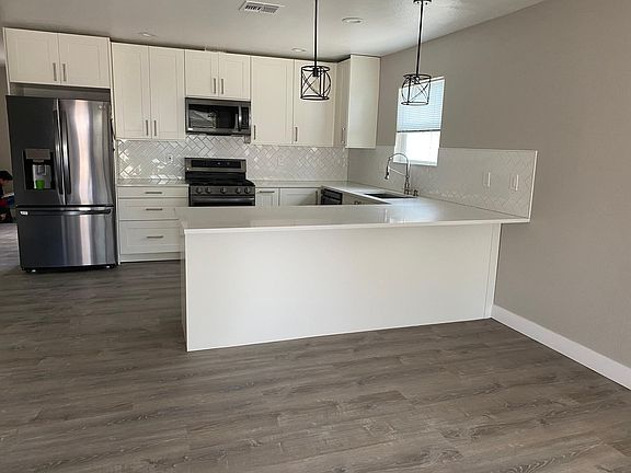 2nd image of 6032 Sampson Blvd