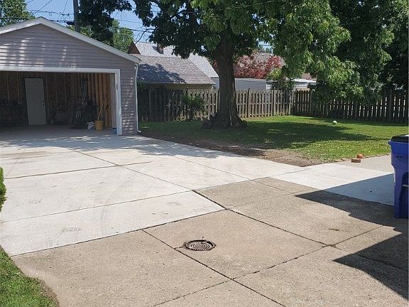 2nd image of 6200 Dellbank Dr