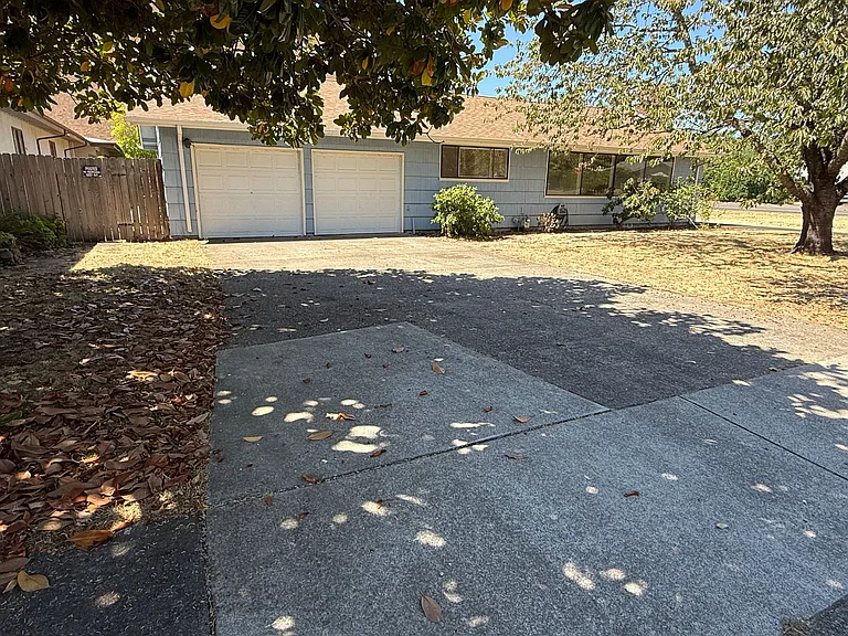 1670 Escalante St — Photo 3