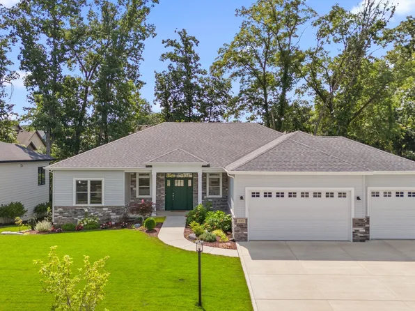 953 Sylvia Ln, Crown Point, IN 46307