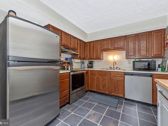 5th image of 6062 Cedar Wood Dr