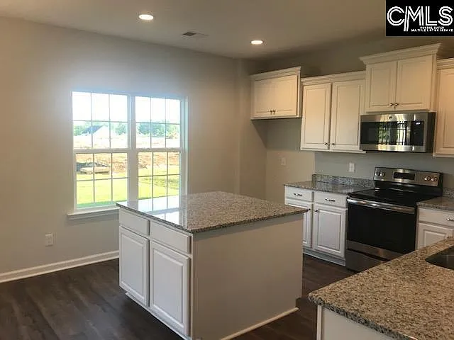 1342 Tamarind Ln — Photo 5