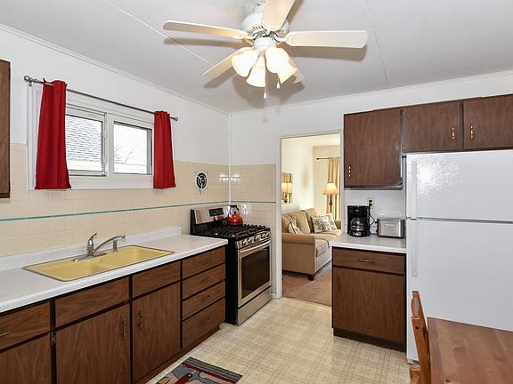 2nd image of 9236 W Park Hill Ave